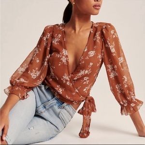 NWT 🏷️ Abercrombie & Fitch Long Sleeve Chiffon Blouse